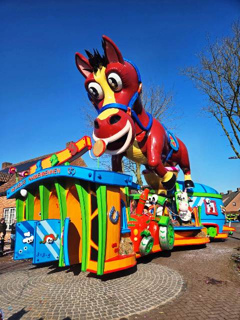 Reuselse & Hapertse Paardenrennen!